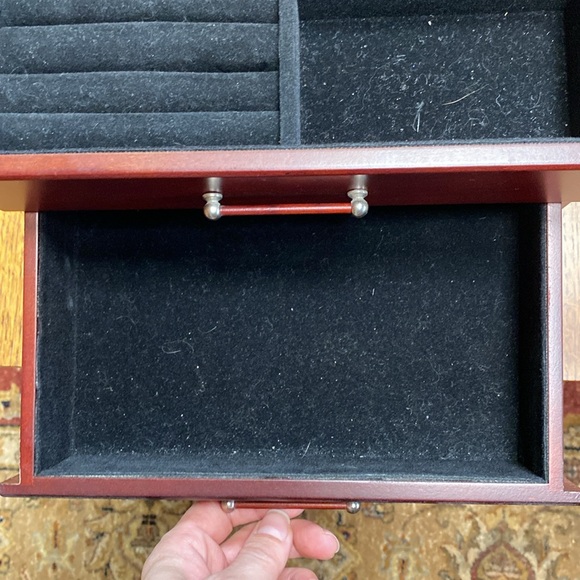 EUC! Wood jewelry box - Picture 4 of 10